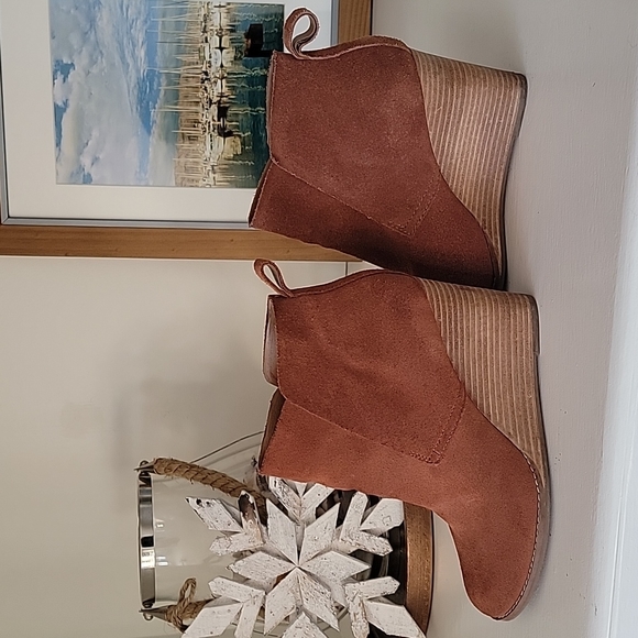 Lucky Brand wedges - Picture 2 of 4